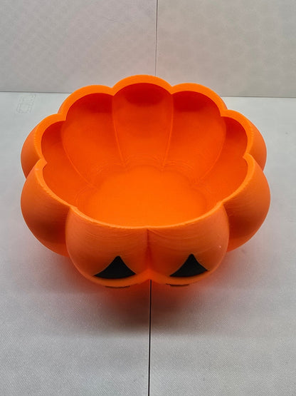 Snoopy Pumpkin container - Erratically Eccentric Creations